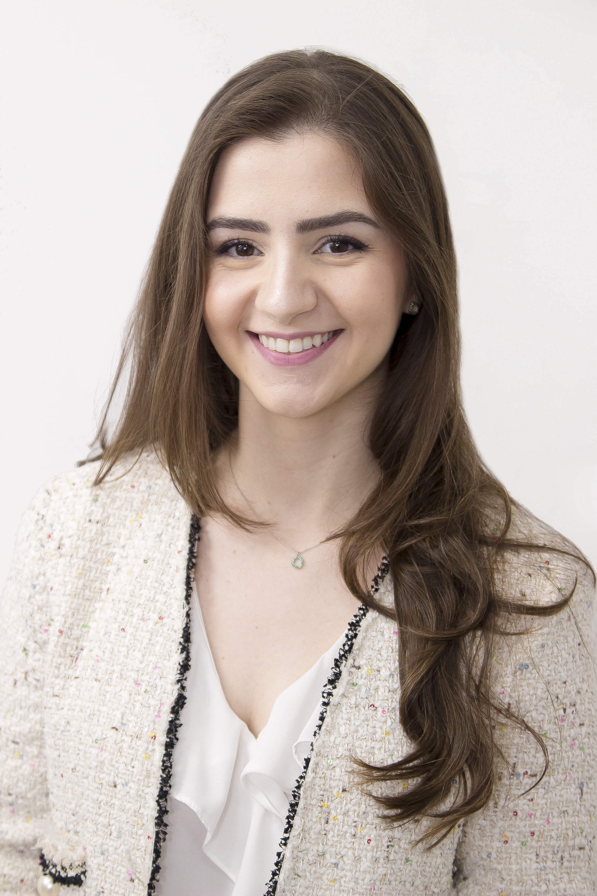 Dra. Isadora Azevedo
